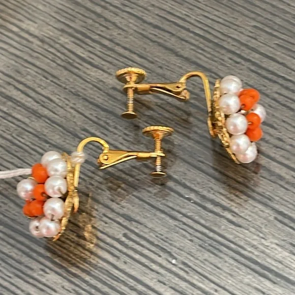 Vintage Hobe Orange and White Beaded Necklace and Clip Earring Set with Tags - Picture 10 of 17